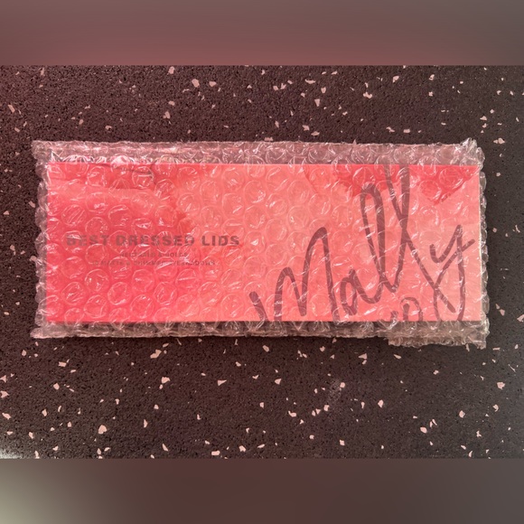 MALLY BEAUTY | Best Dressed Lids Neutrals & Bolds - Picture 8 of 9